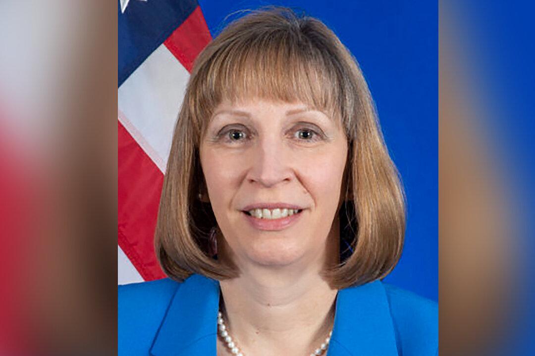 Biden to Nominate Career Diplomat Lynne Tracy as Ambassador to Russia