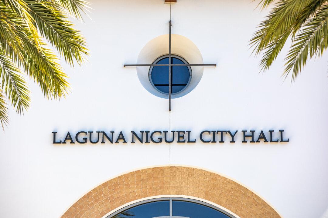 Laguna Niguel Mayor Sandy Rains Resigns