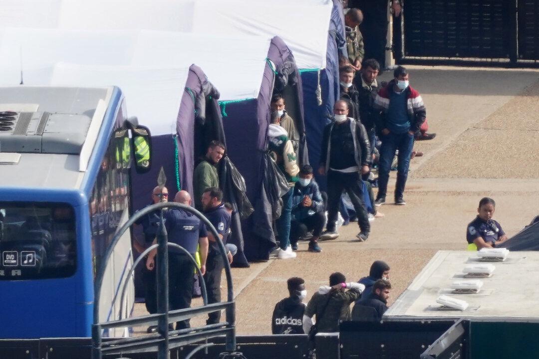 9 out of 10 Albanians Allowed to Stay in UK While Their Modern Slavery Claims Are Checked