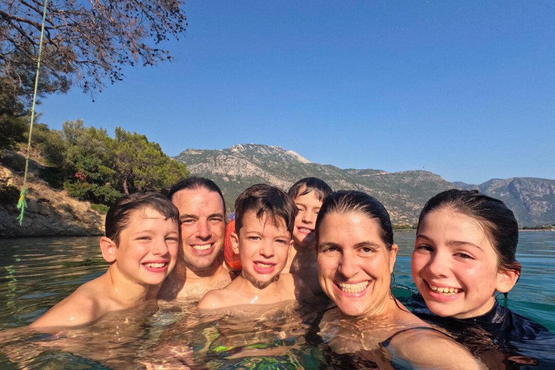 Parents Take Their 4 Kids on Year-Long World Tour Before 3 Lose Their Vision From Rare Genetic Disease