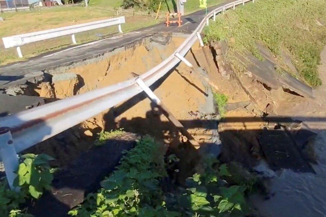 Typhoon Lashes Central Japan, Killing 2