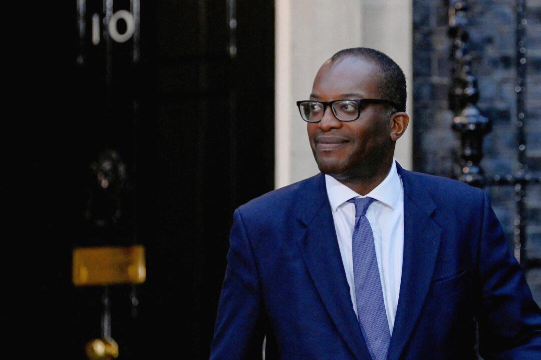 UK Chancellor ‘Confident’ Tax-Cutting Plan Will Work Despite Market Turmoil