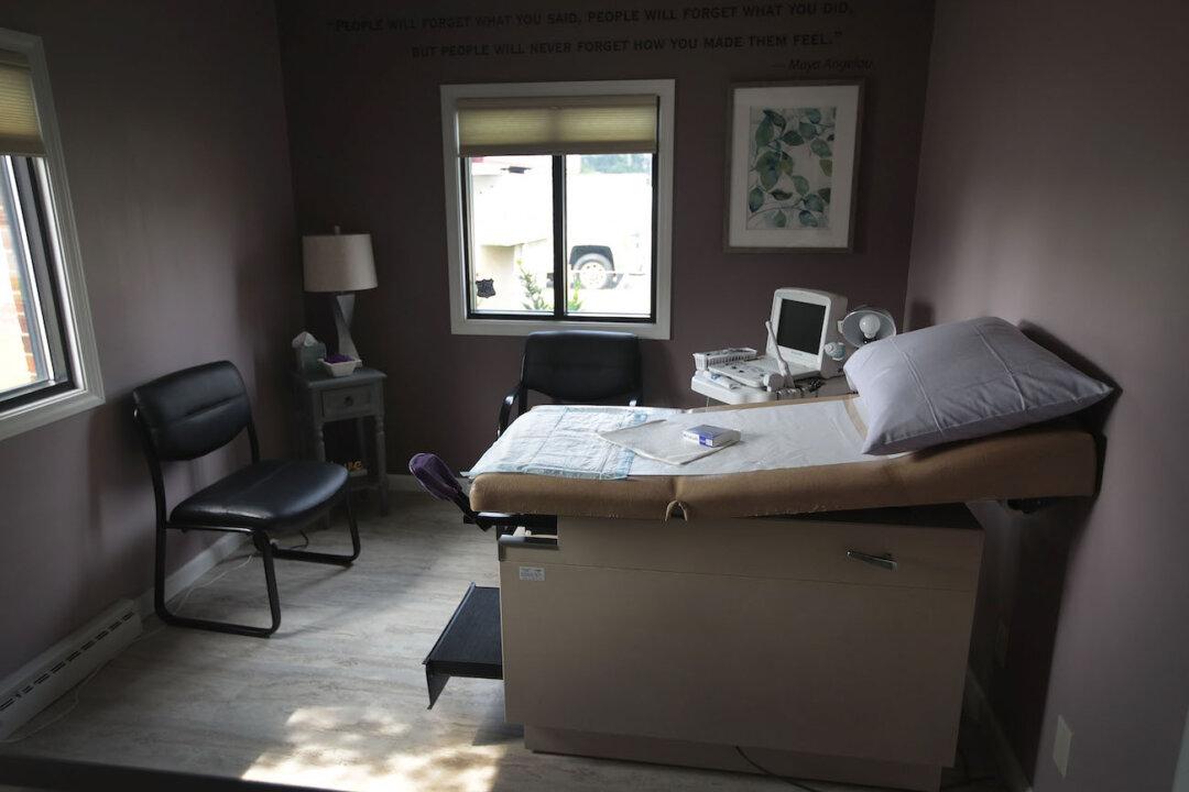 Abortion Clinics Reopening in Indiana After Judge Blocks State’s Ban a Week After It Took Effect