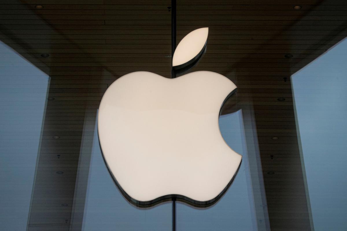 Top Apple Executive Leaving Company After Making Crude Remarks About Women in Viral TikTok
