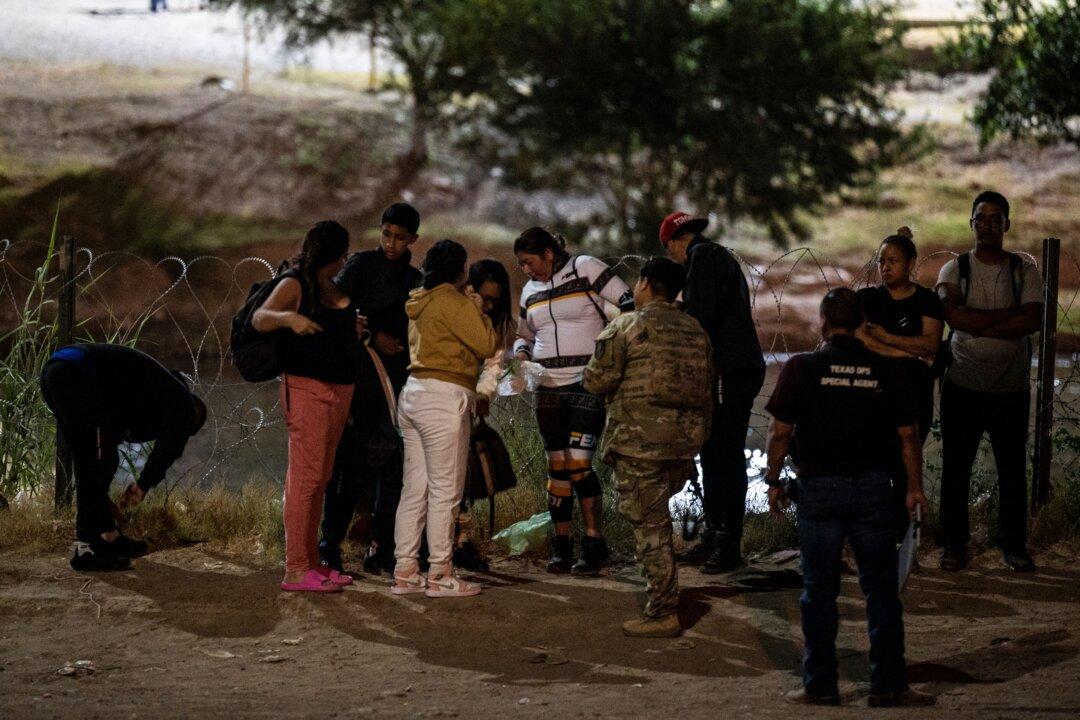 2 Illegal Aliens Dead, 12 Injured in Human Trafficking Accident in Texas
