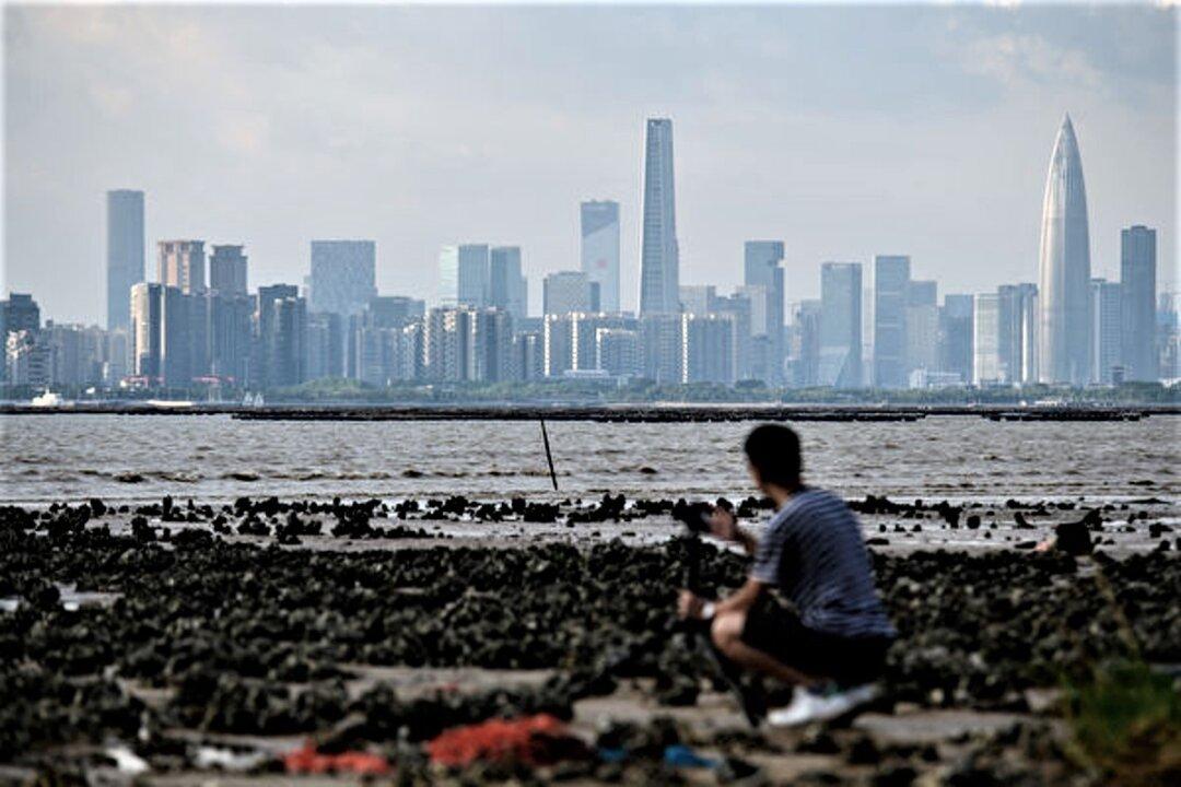 Hong Kong Pushes Youth to Venture into the Greater Bay Area Despite Shaky Future