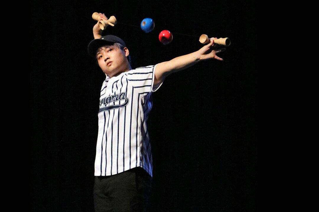 Hong Kong Performer Wins World Juggling Championships Despite a Bumpy Road
