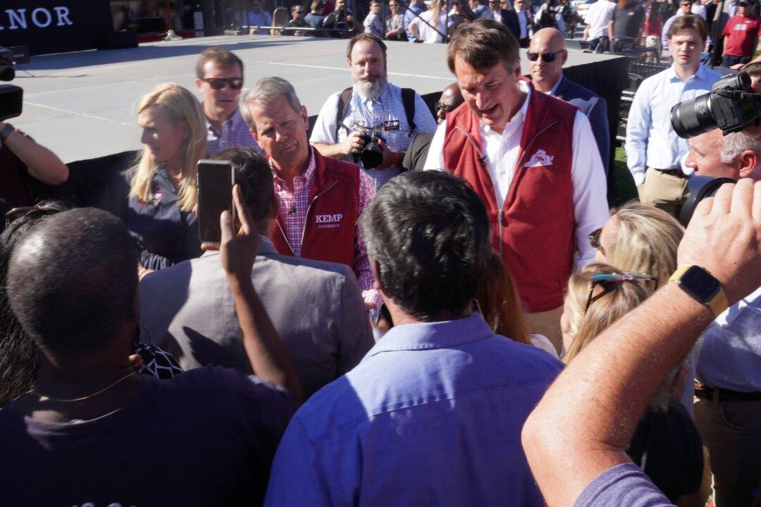 Virginia’s Youngkin Campaigns to Reelect Kemp in Georgia