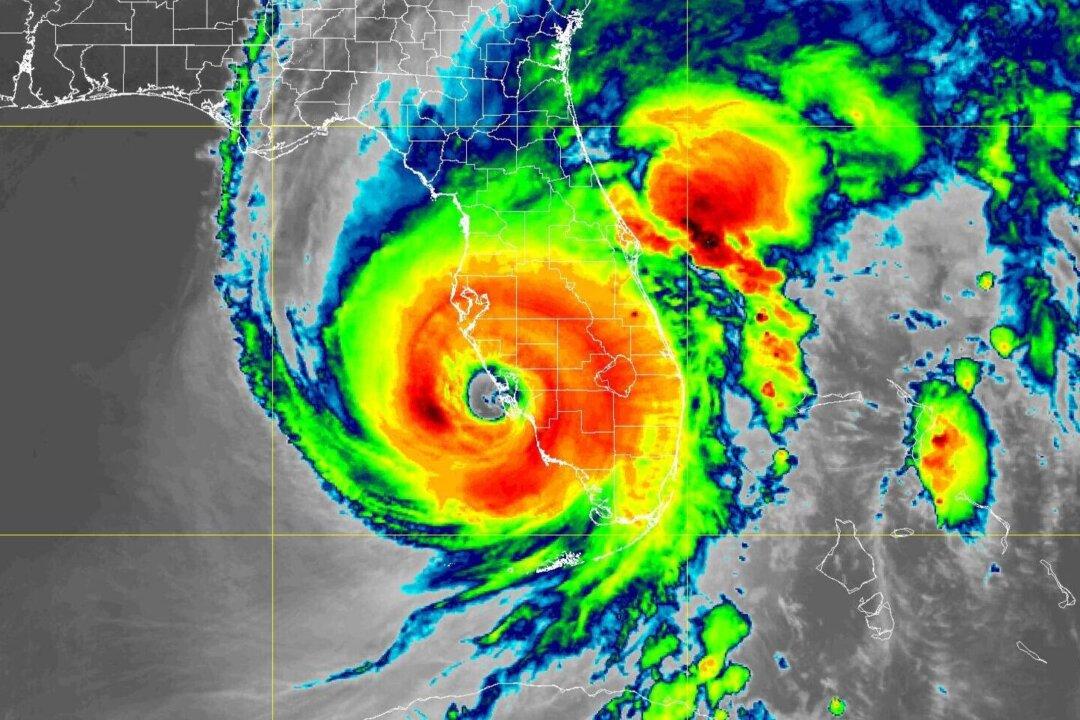 1 Million Without Power as Hurricane Ian Officially Makes Landfall in Florida