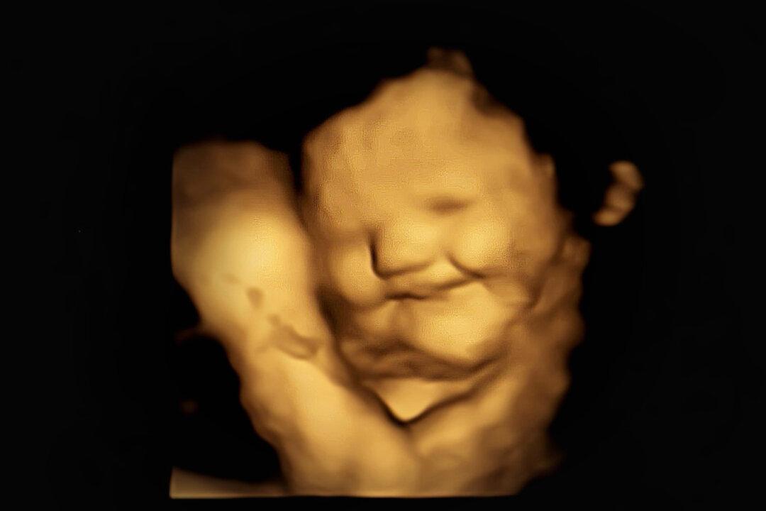 Babies in the Womb Smile When Their Moms Eat Carrot but Cry Over Kale Flavor, UK Study Finds