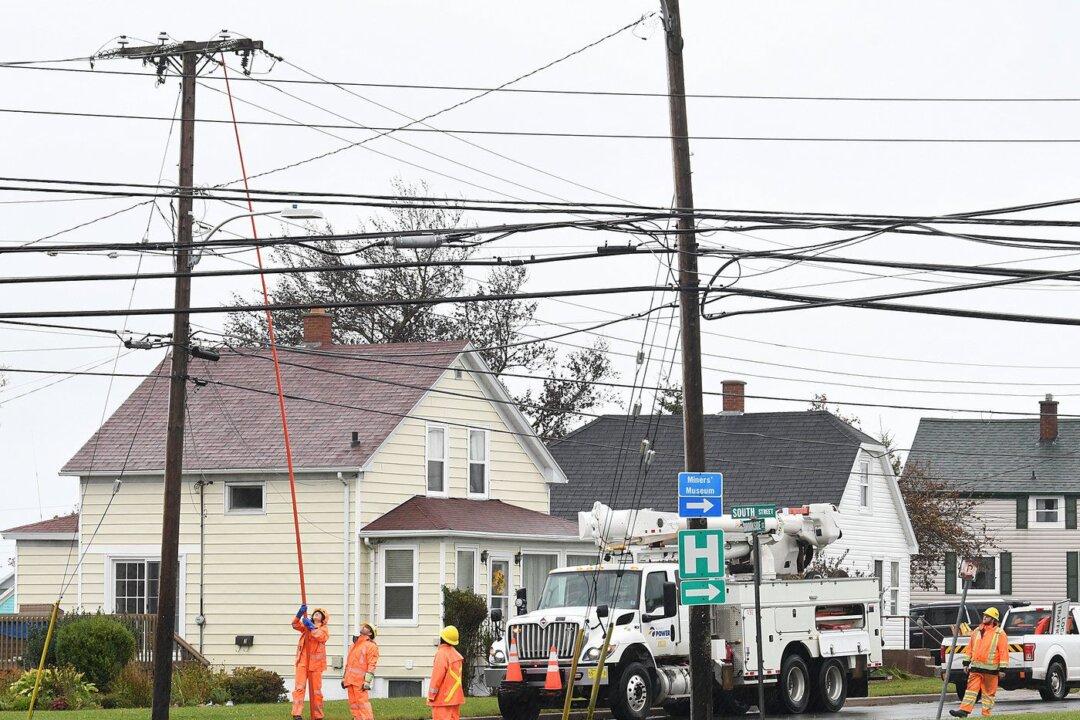 Fiona Fallout: Nova Scotia Premier Blasts Cellphone Companies for Poor Service