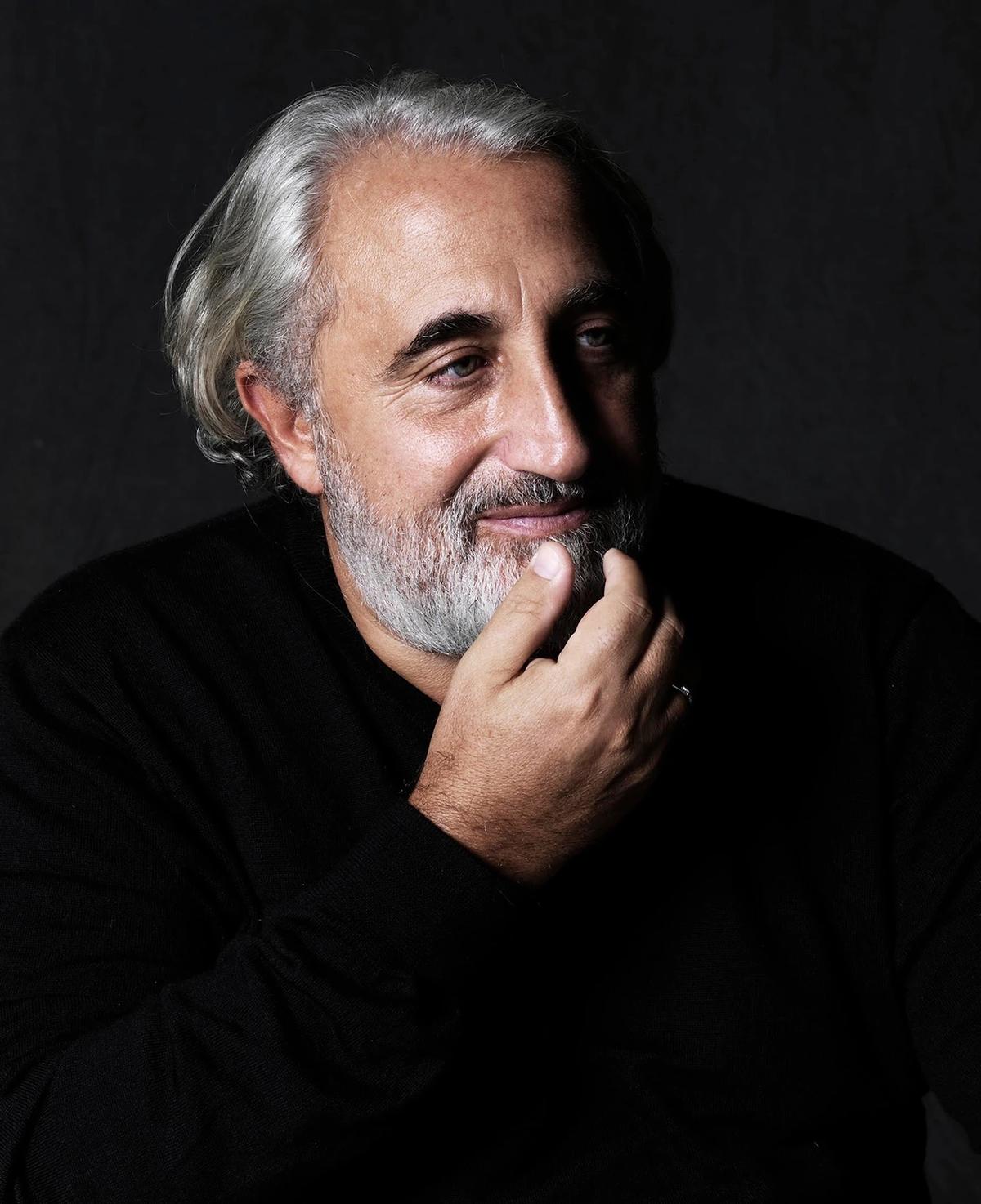 ‘Parasitic’ Ideas and Why Rational People Fall for Them