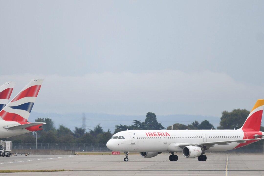 2 Commercial Planes Collide at London’s Largest Airport Just Before Take-Off