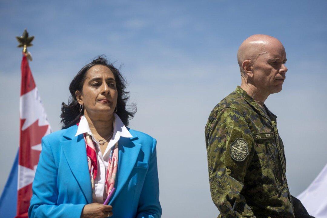 Defence Minister Stands by Military’s Vaccine Mandate Amid Months-Long Review
