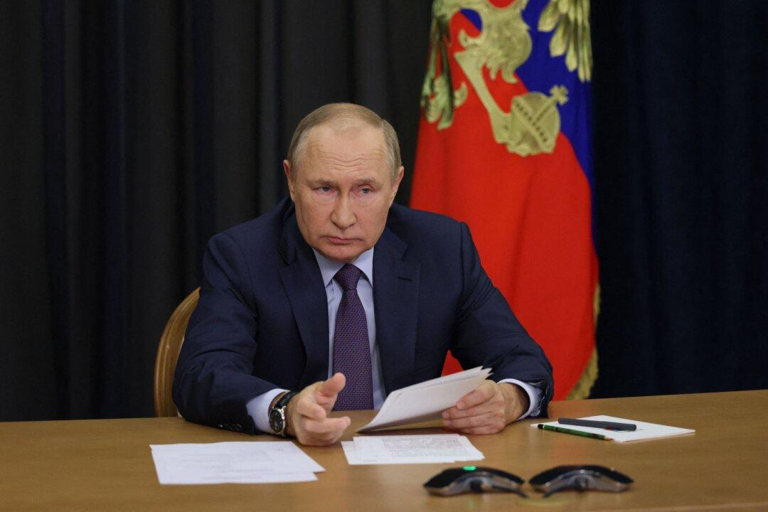 Russia Set to Absorb Ukraine Regions as US, EU Ready Fresh Sanctions
