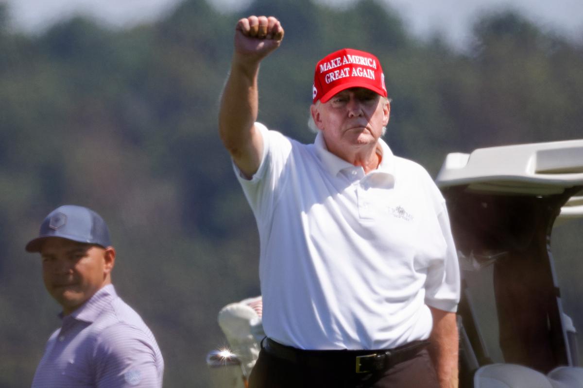 Trump Doesn’t Have to Say Whether Government’s List of Property Seized From Mar-a-Lago is Accurate: Judge