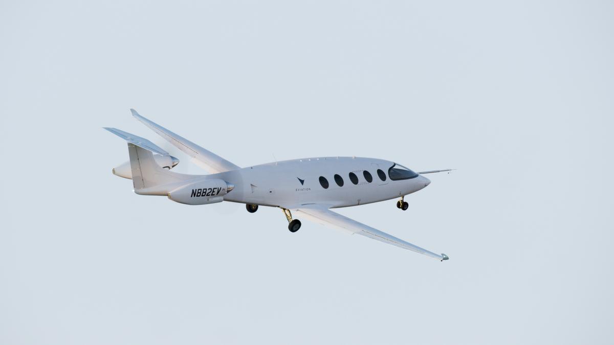 All-Electric Passenger Plane ‘Electrified the Skies’ During Inaugural 8-Minute Flight: Company
