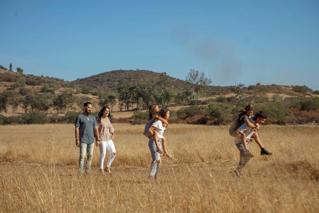 Super Bowl Champion Eric Weddle Exemplifies Humility On and Off the Field