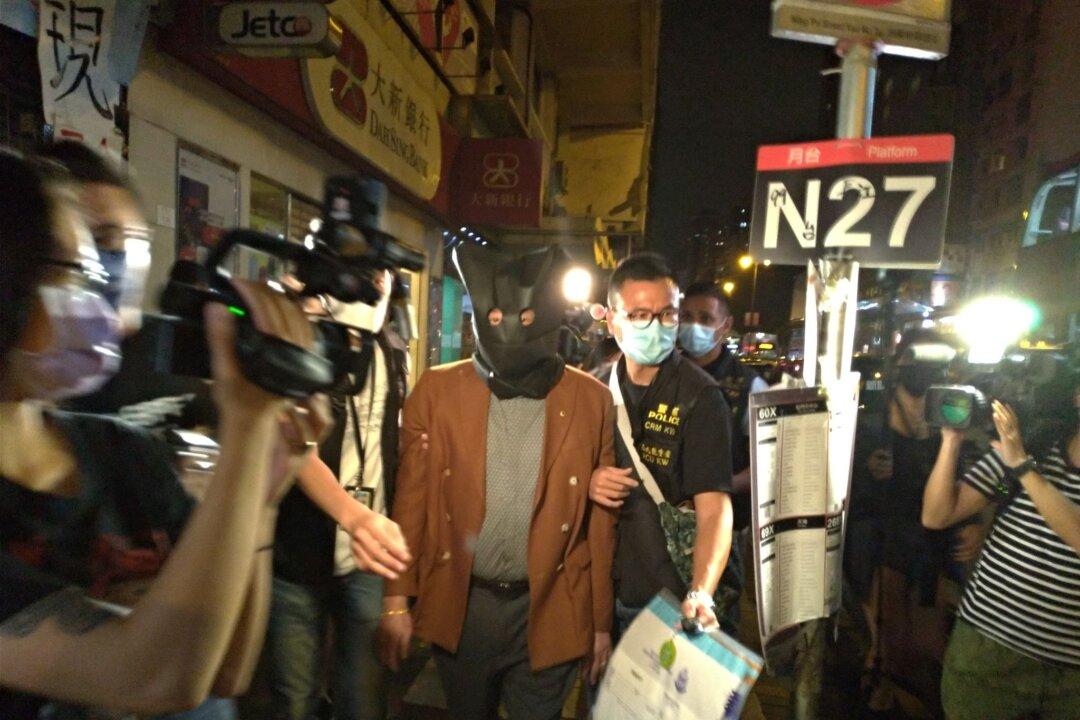 7 Hong Kong Doctors Arrested for Issuing COVID-19 Jab Exemption Certs, 20,000 Certs Become Invalid