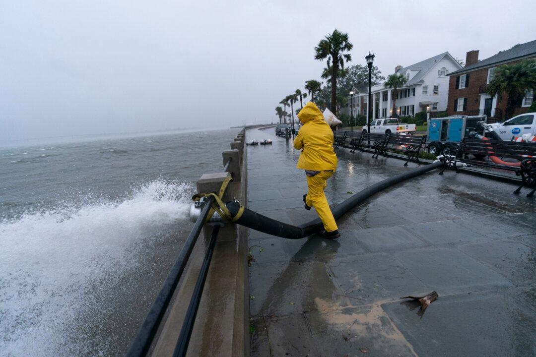 Ian Lashes South Carolina as Florida Surveys Devastation