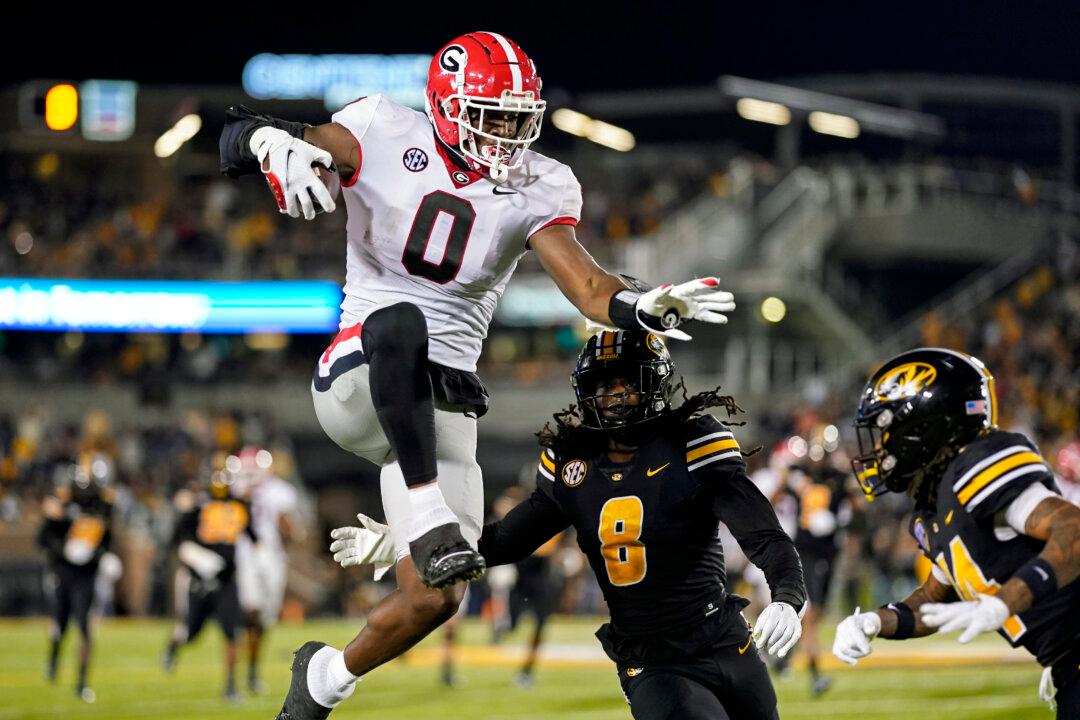 Top 25 Roundup: No. 1 Georgia Has to Rally in 4th Quarter