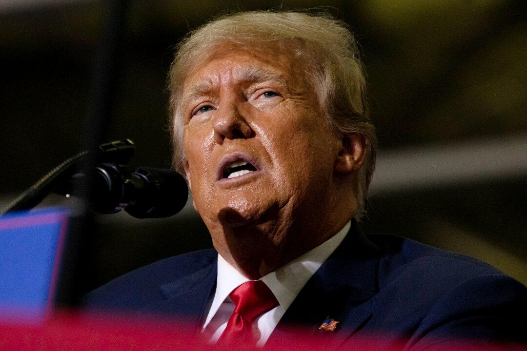 Trump Urges Supreme Court to Stop IRS From Giving His Tax Returns to Congress