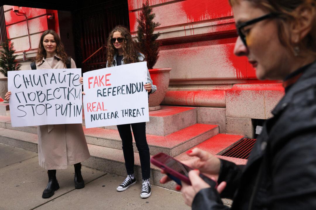 US Officials React to Putin’s Nuclear Threat but Say Chances Are Low