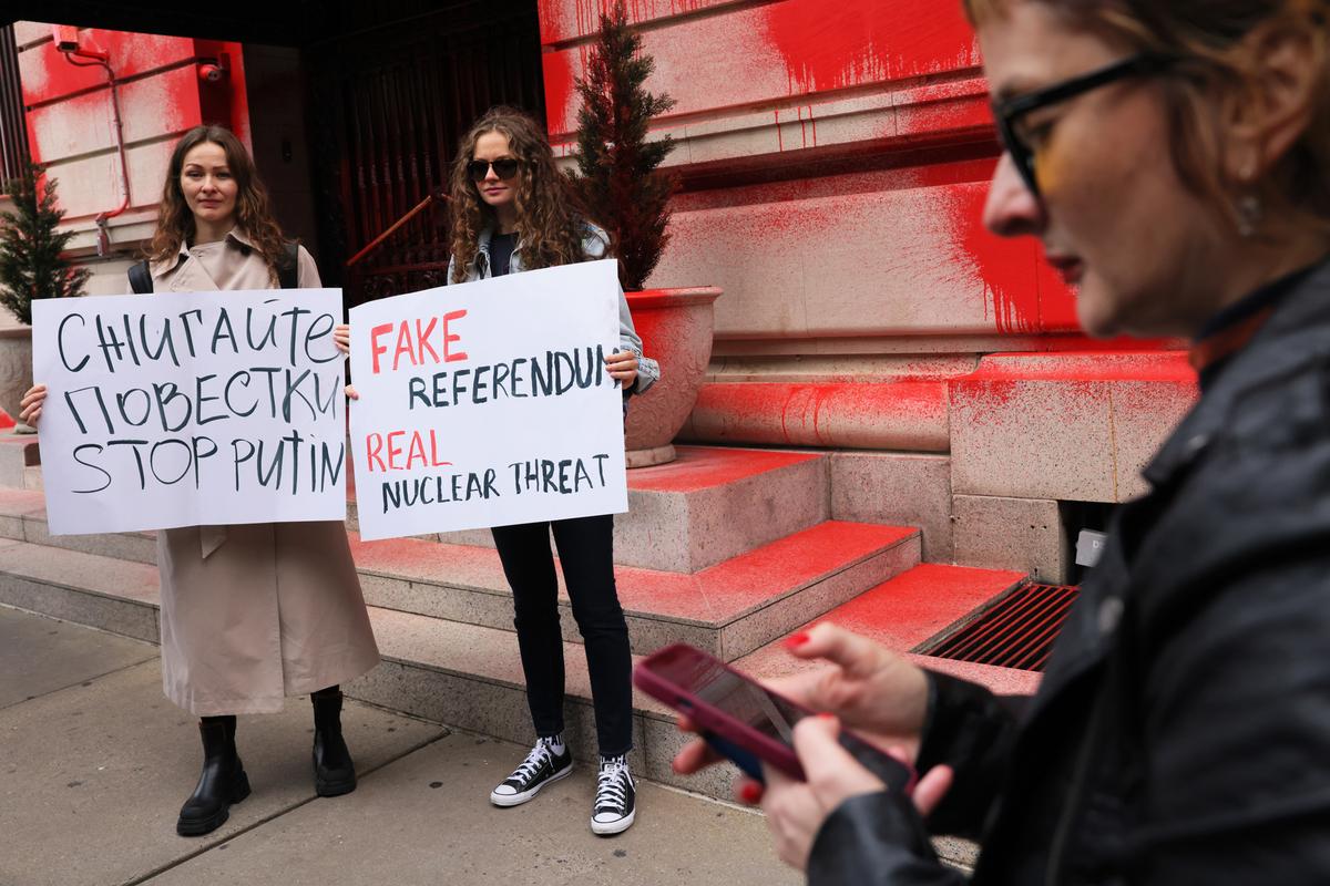 US Officials React to Putin’s Nuclear Threat but Say Chances Are Low