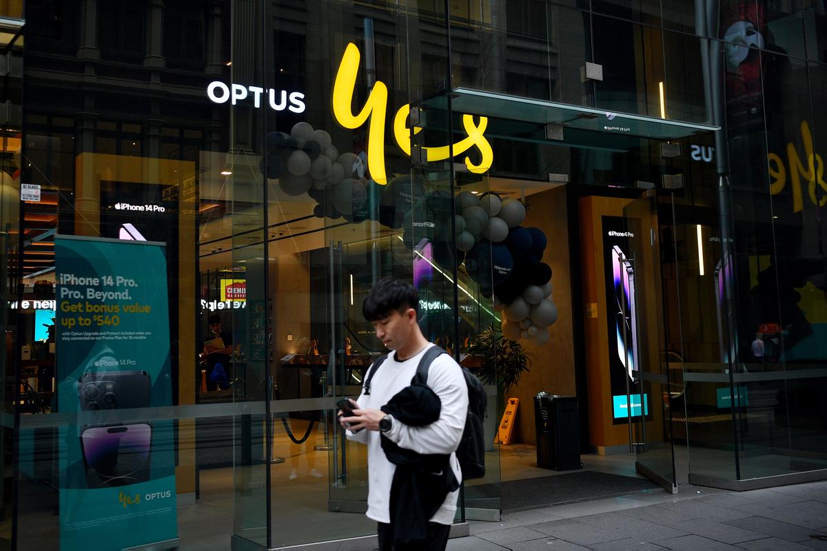 Nationwide Outage Leaves Optus Customers Offline