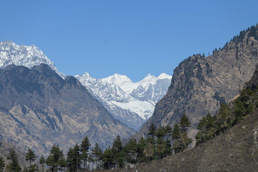 Indian Himalayas Avalanche Kills 4, Several Missing