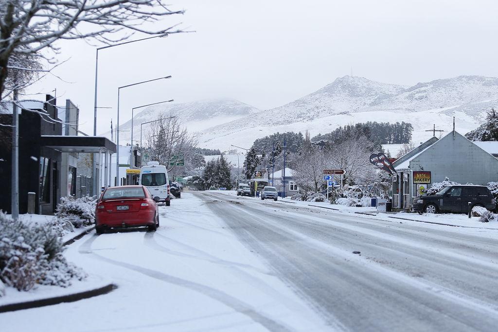 Antarctic Blast Hits New Zealand, Brings Spring Snow Across the Country