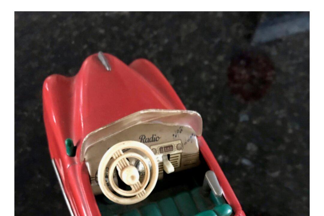 Best of Treasures: Schuco Cars Need Original Accessories to Enhance Value