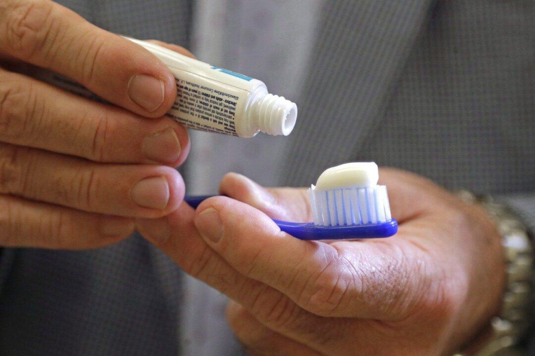 Quebec Unions Try to Brush Off Plans Forcing Teachers to Help Clean Students’ Teeth