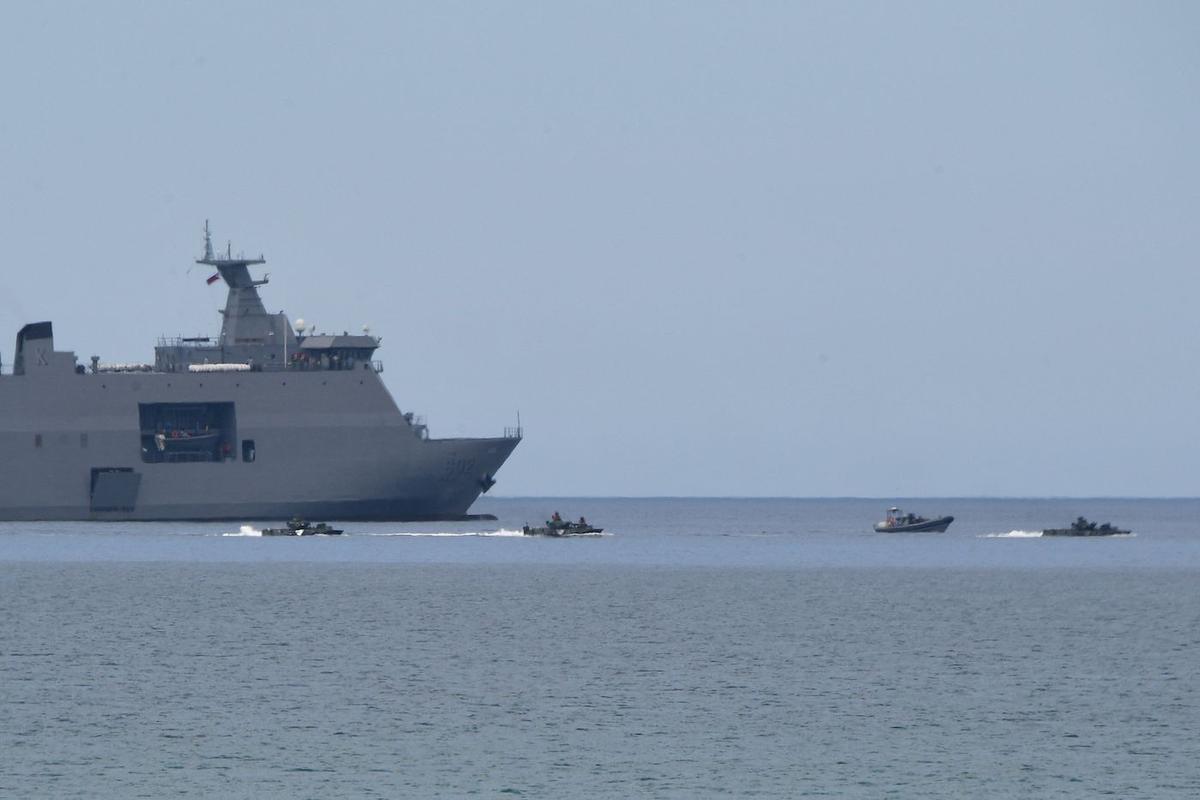 Philippine Coast Guard Trains With US, Japan Using Japanese Patrol Ship