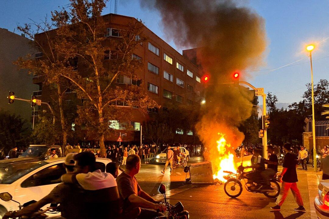 Iranian Regime Says It Will Hold Public Trials for 1,000 Protesters