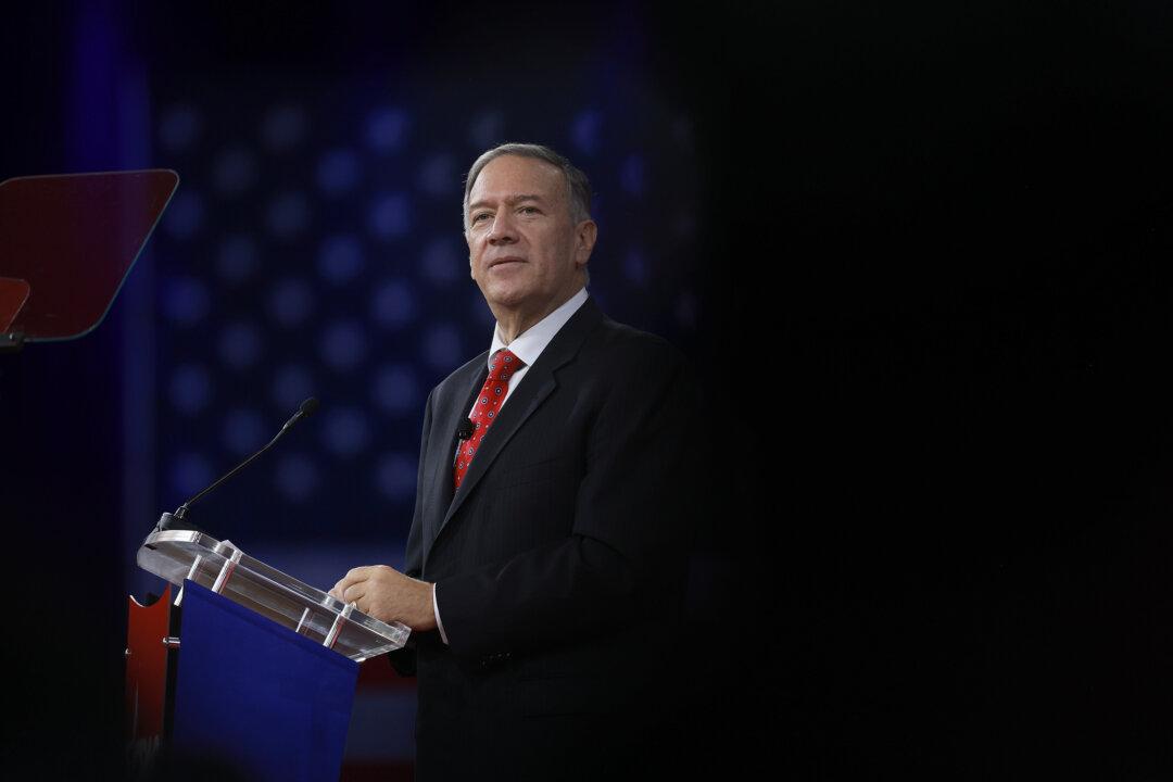 Pompeo Says Trump’s Announcement of 2024 Presidential Bid Won’t Alter His Own Decision