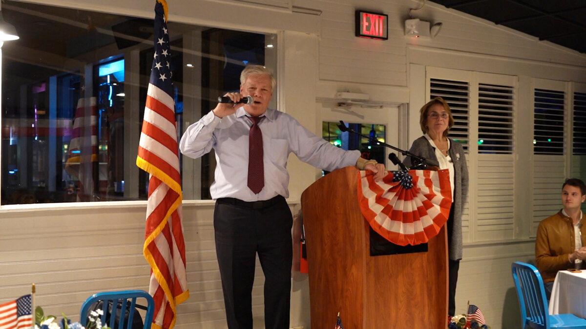 Rick Jensen, WDEL Delaware radio show host, at the Freedom Festival banquet in Dewey Beach, Del., on Oct. 7, 2022. (William Huang/The Epoch Times)