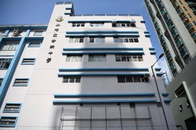 Some parents are worried that the school has set a precedent and other schools will follow suit, which will put psychological pressure on the students. Oct. 10, 2022. (Big Mack/The Epoch Times)