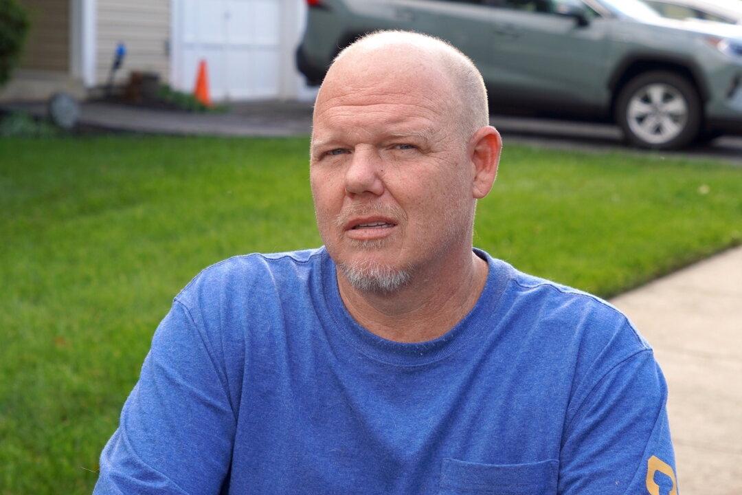 Virginia Gov. Youngkin Grants ‘Absolute Pardon’ to Loudoun County Father Arrested at School Board Meeting