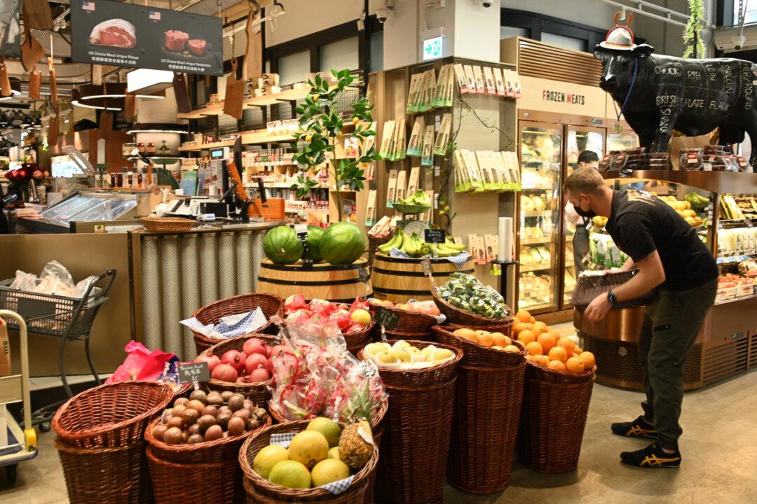 US Inching Towards Recession as Leading Index Declines Again in April