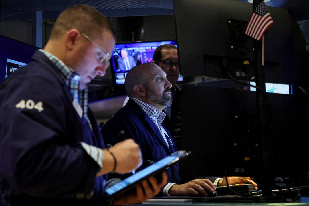 Wall Street Opens Lower on Earnings Anxiety