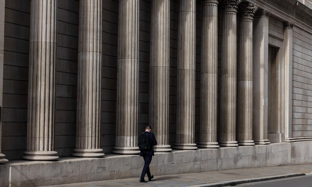 UK Borrowing Costs Rise as Bank of England’s Bond-Buying Programme Nears End