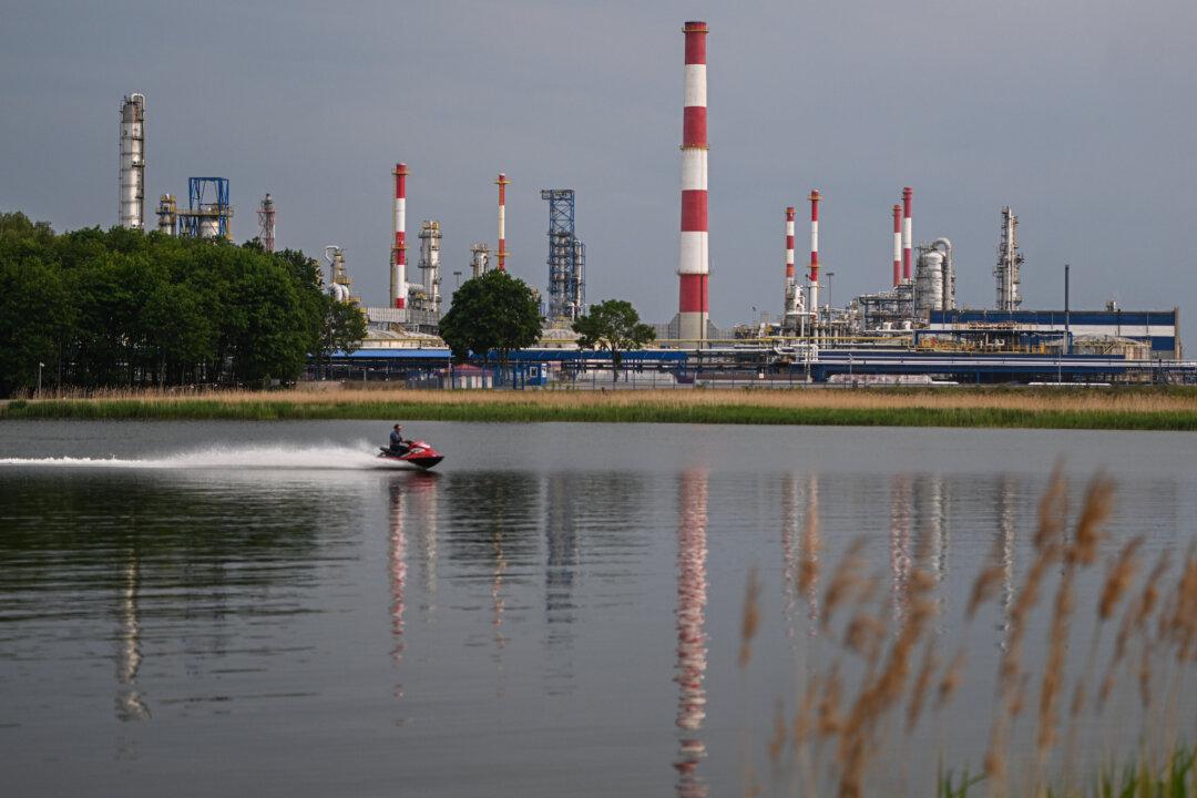 Poland Probes New Leak in Russian Oil Pipeline to Germany: ‘All Hypotheses Possible’