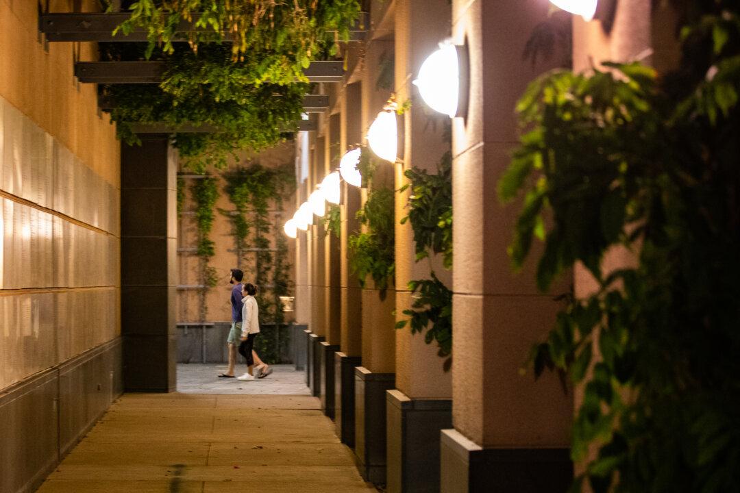 Newport Beach Public Library to Rename Lecture Hall After Donors