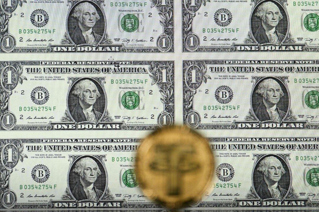Top Fed Official Sounds Alarm on Stablecoins: ‘Could Pose a Risk to Financial Stability’