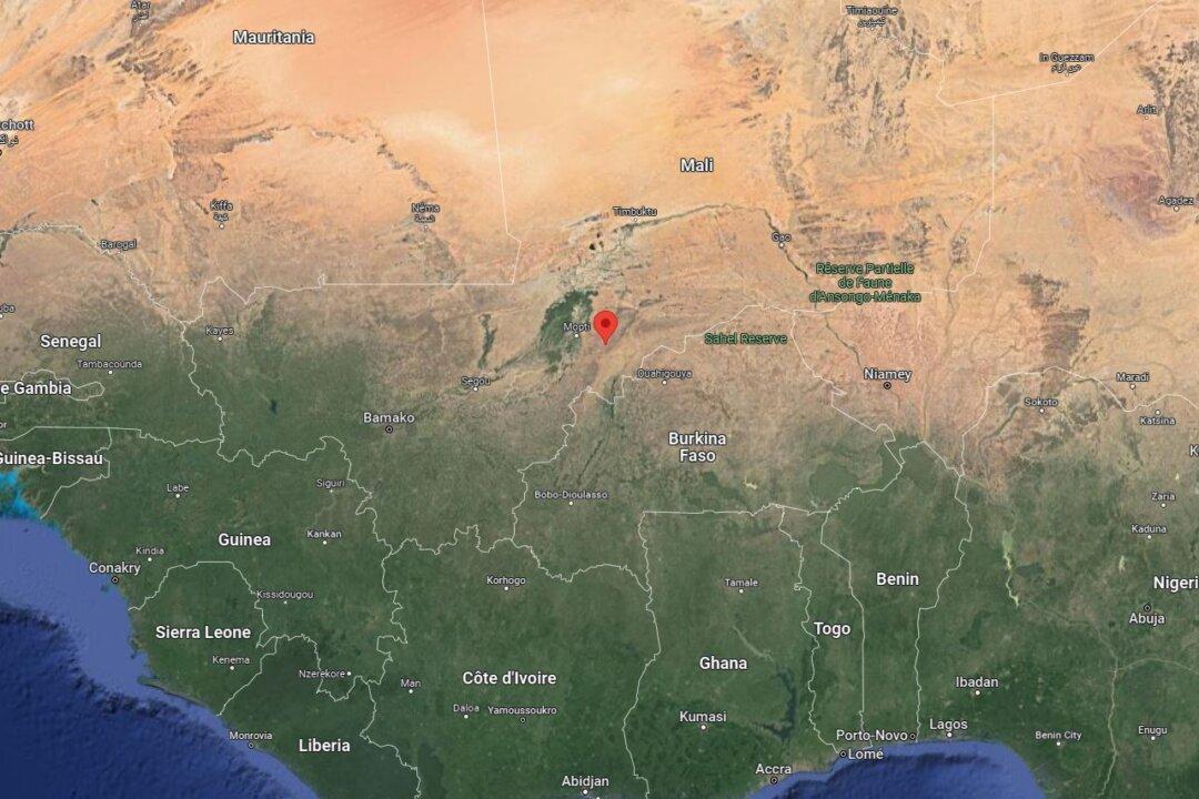 Passenger Bus Hits Improvised Bomb in Central Mali; 10 Dead