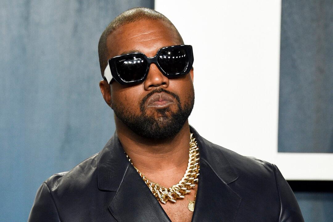 Mother of George Floyd’s Daughter Threatens to Sue Kanye West for $250 Million
