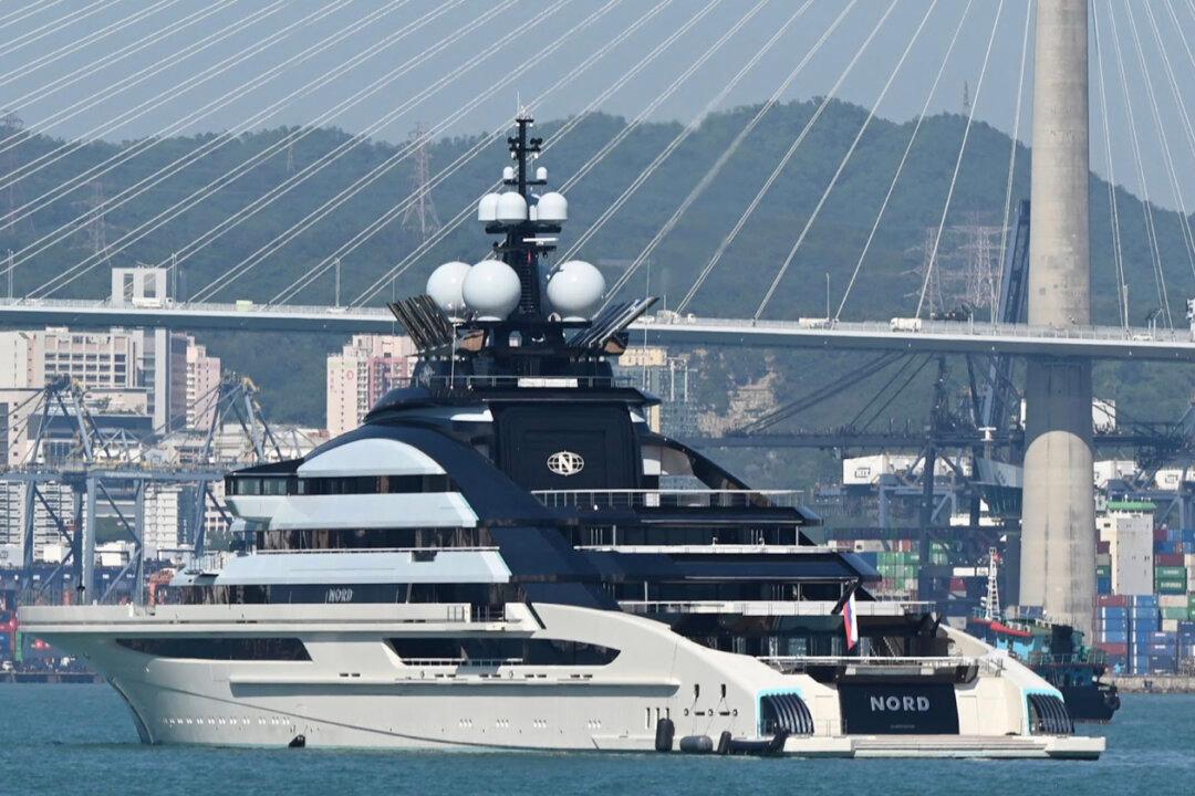 Scholar: Hong Kong Becomes ‘Axis of Evil’ Financial Center