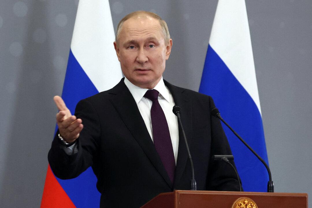 Wall Street Opens Higher After Putin Says No Plans for Further Troop Mobilization