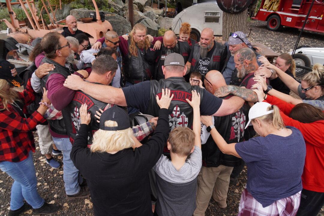 Arizona Bikers Go From Prison, Drug Addiction to Brotherhood, Good Deeds, Prayer